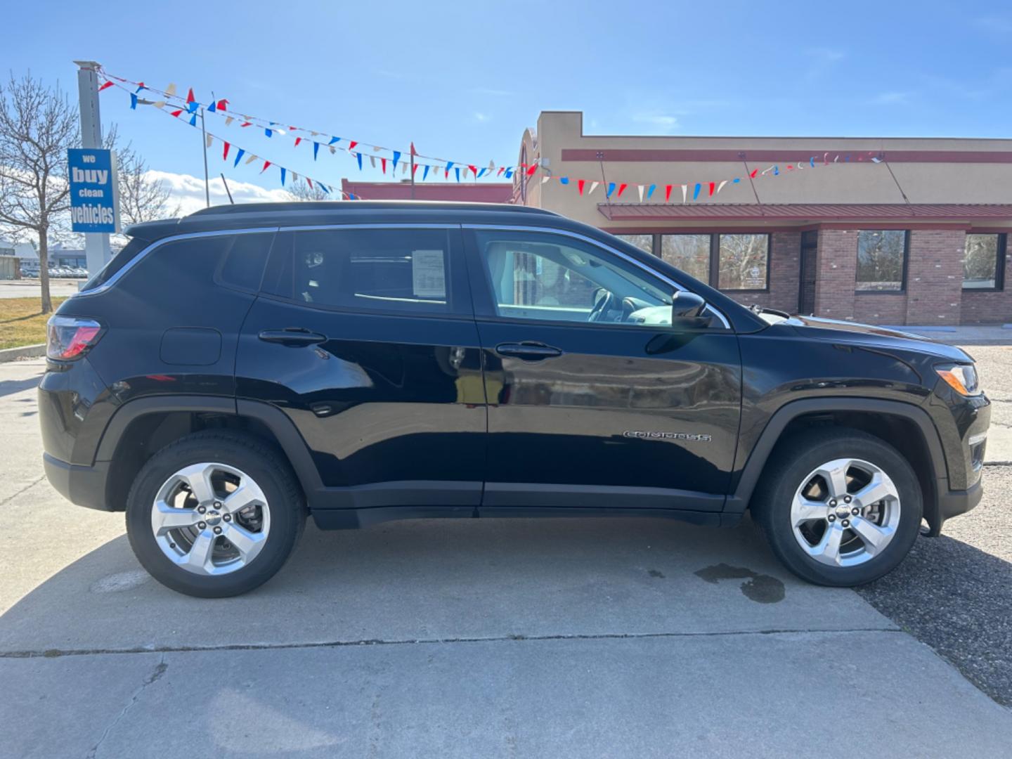 2021 Black /Black/Gray Jeep Compass Latitude (3C4NJDBB3MT) with an 2.4L engine, Automatic transmission, located at 3030 CY Ave, Casper, WY, 82604, (307) 265-3830, 42.827816, -106.357483 - Photo#6